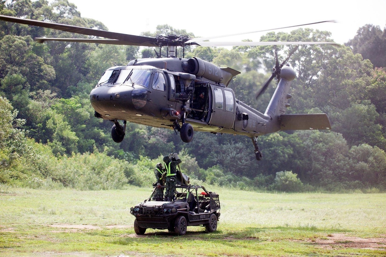 (Double Ten) Black Hawk Lintasi Istana Presiden Taiwan Cek Rute Kegiatan Hari Nasional