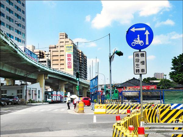 Kota Ini Siap Uji Coba Pembebasan Belok Kiri Dua Langkah untuk Sepeda Motor!