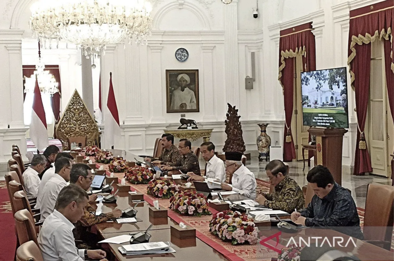 Jokowi Minta Percepat Bangun Penghubung LRT dan Kereta Cepat di Halim