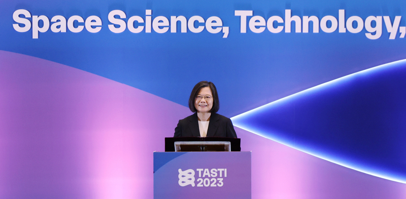 Taiwan Buka Konferensi Luar Angkasa Tahunan Pertama, Presiden Tsai Memperkirakan Nilai Industri Antariksa Taiwan Capai US$ 10 Miliar pada 2025
