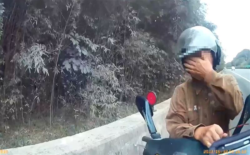 Nenek di Hsinchu Salah Masuk ke Jalan Tol dengan Sepeda Motor, Saat Ditanya Polisi: Alasannya Bikin Terenyuh