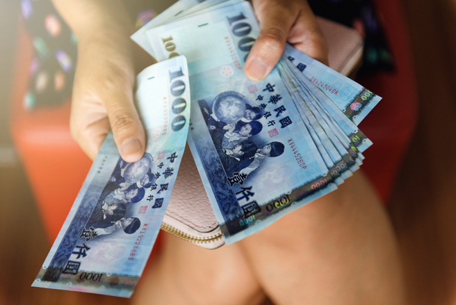 Mertua Meminta Menantu Wanita Harus Serahkan Seluruh Gajinya, Hanya Boleh Sisihkan UMR, Warganet Taiwan Protes!
