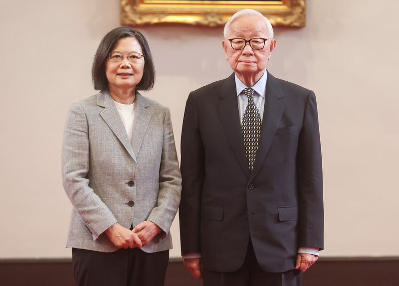 Morris Chang Mewakili Taiwan Hadiri KTT APEC, Presiden Tsai Harap Dapat Sampaikan 4 Pesan kepada Dunia