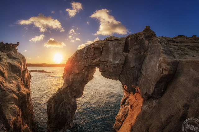 Belalai 'Elephant Trunk Rock' di Ruifang Runtuh Dihantam Derasnya Ombak, Netizen: Sayang Sekali!