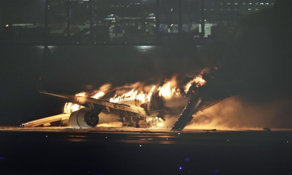 Tabrakan JAL di Haneda 379 Orang Diselamatkan