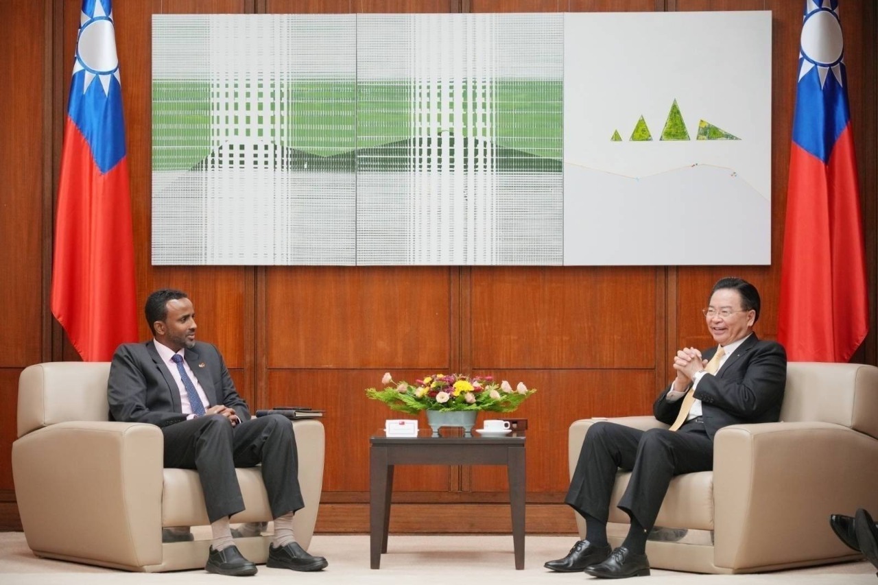 Ketua Komisi Pemilihan Nasional Somaliland Datang Berkunjung, Terkesan akan Efisiensi Penghitungan Suara di Taiwan.