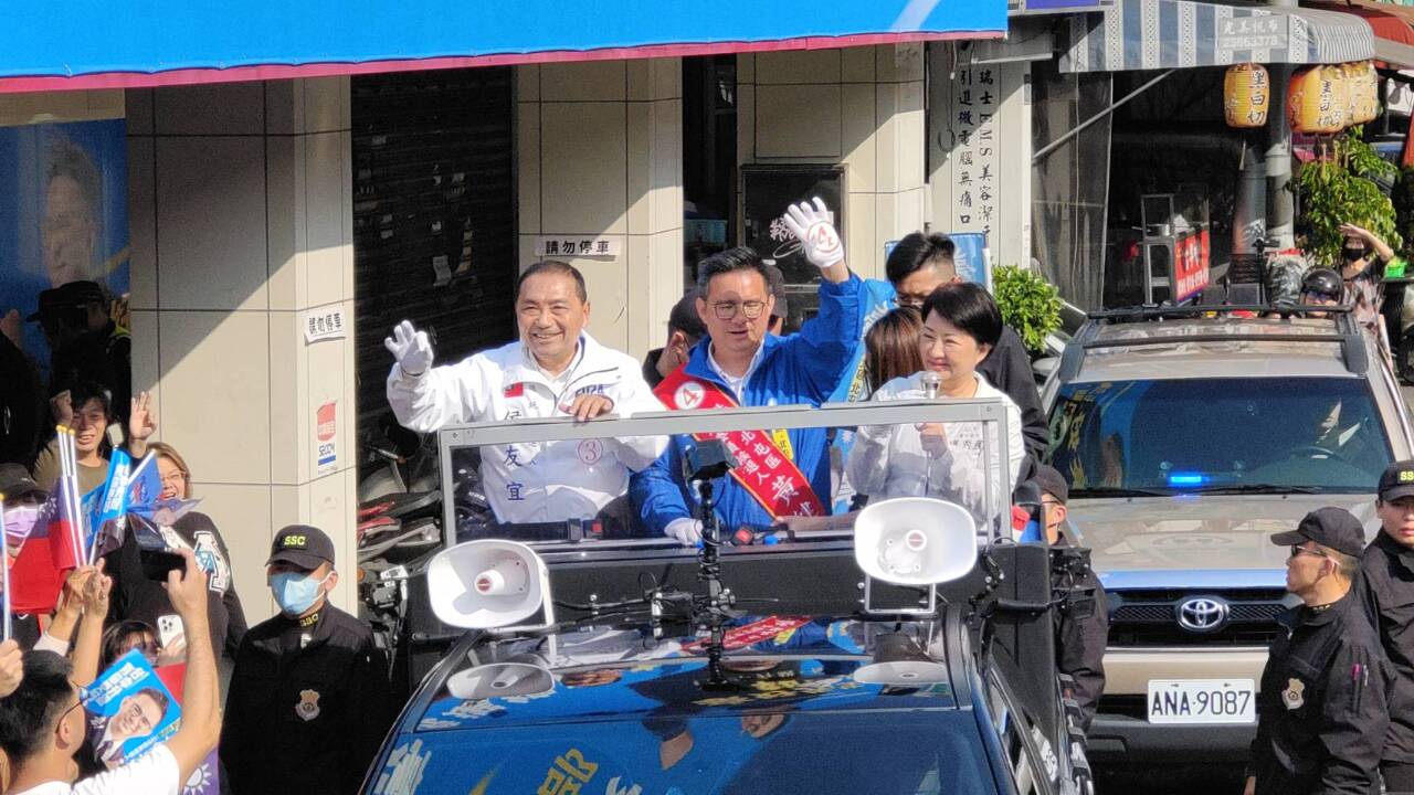 Kampanye KMT Jalan di Taichung Sehari Jelang Pemungutan Suara Pemilu
