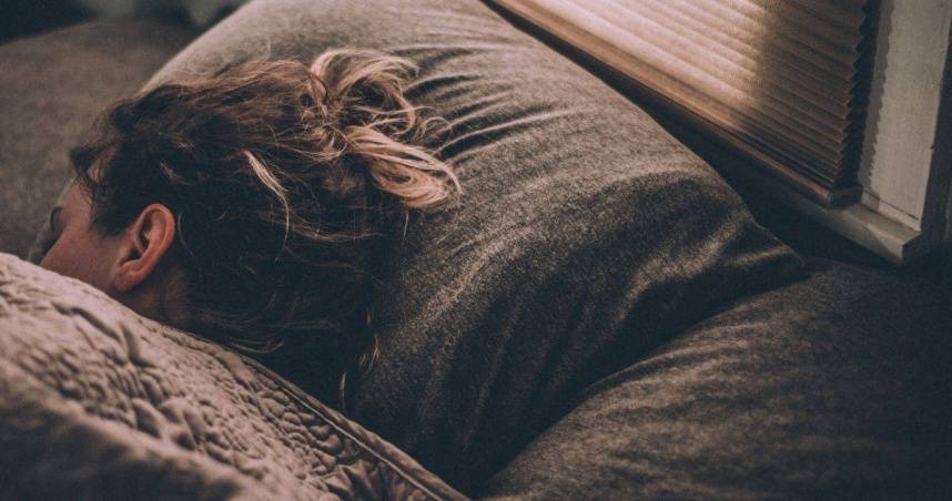 Jangan Buru-buru Minum Kopi Saat Bangun Tidur - Pakar Sarankan Waktu Terbaik untuk Minum Kopi Pertama