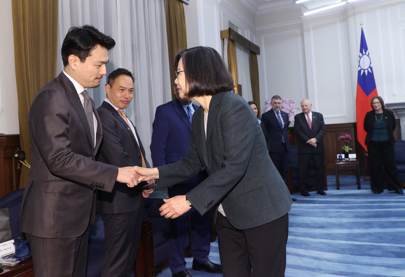 Presiden Tsai: Terus Menjaga Stabilitas Rantai Pasokan, Mendorong Reformasi Pertahanan, Menunjukkan Tekad dalam Menjaga Demokrasi dan Kebebasan