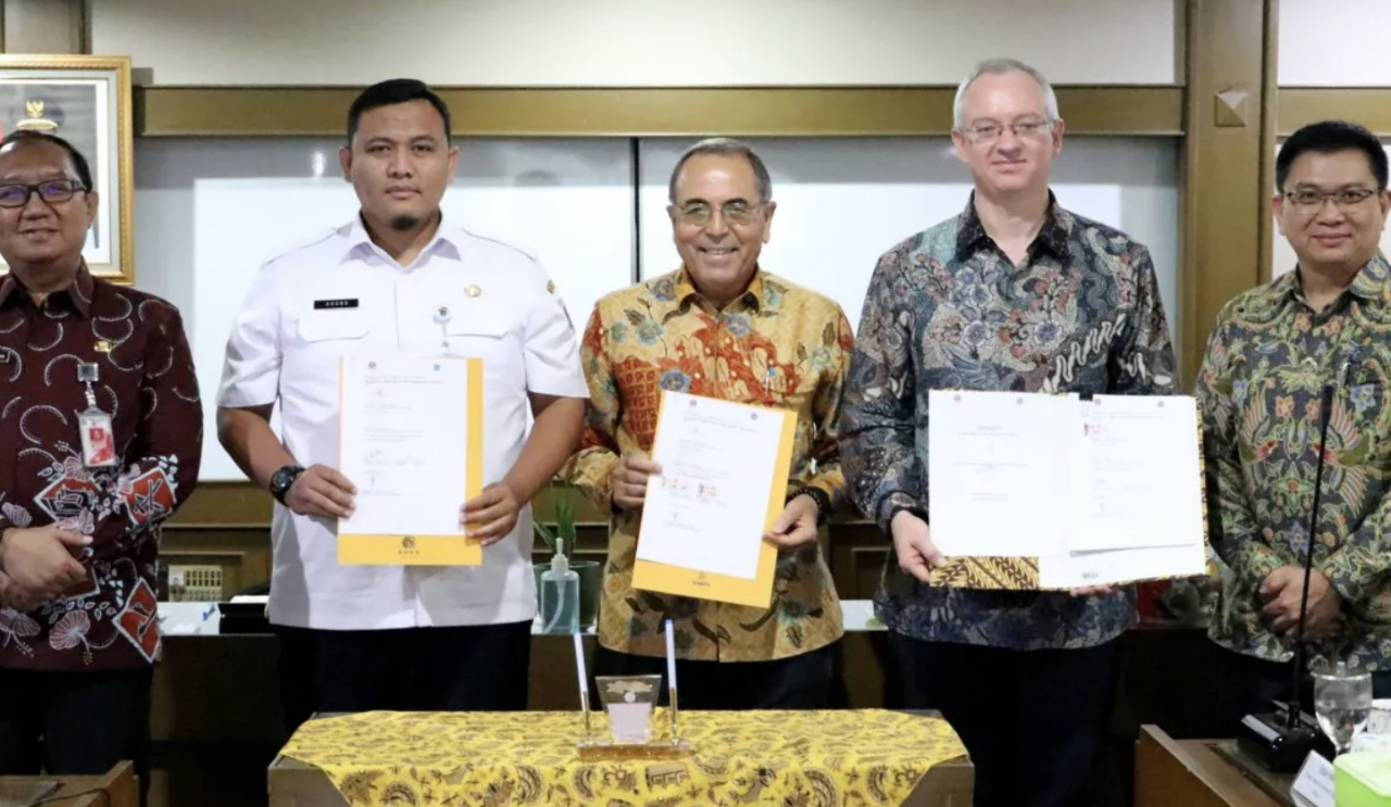 DLH DKI Gandeng Pemasok Semen untuk Memanfaatkan Bahan Bakar Sampah