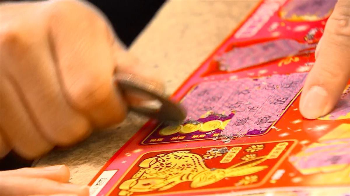 Hadiah Utama Lotre Gosok “Guā Guā Lè” NT$12 Juta Cair di Kaohsiung, Dipilih oleh Karyawan yang Baru Bekerja 2 Jam