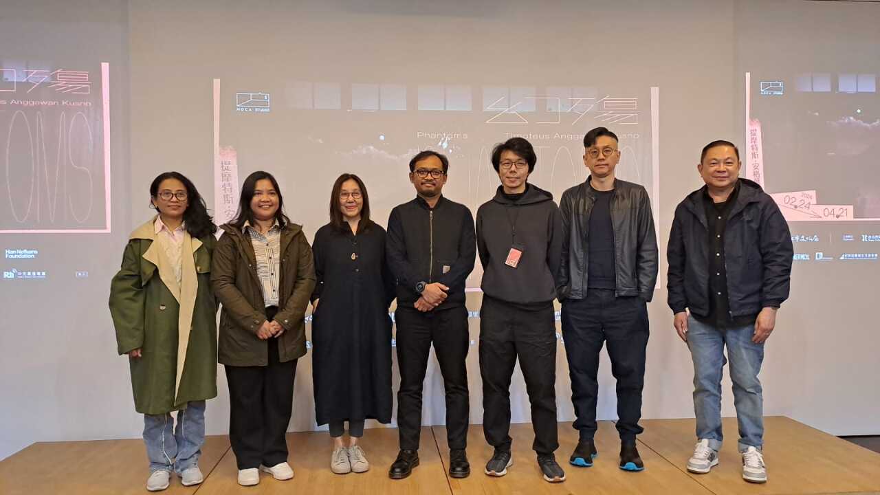 Pameran “Phantoms” dari Seniman Indonesia Timoteus Anggawan Kusno Hadir di MOCA, Taipei