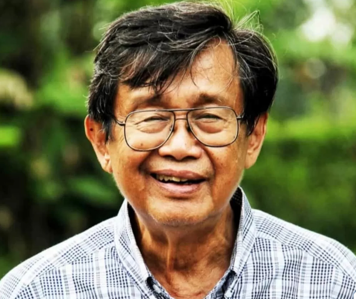 Ajip Rosidi: Pendekar Sastra dari Tanah Sunda