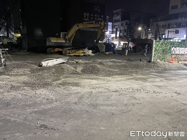 Lubang Raksasa Tiba-tiba Muncul di Tainan, Menelan Dua Mobil, Pemkot Segera Lakukan Penyelamatan: Jalan Dibuka Kembali Kamis Hari Ini