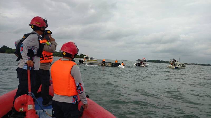 Insiden Kapal Terbalik di Kepulauan Seribu, 1 WNA Taiwan Masih Belum Ditemukan