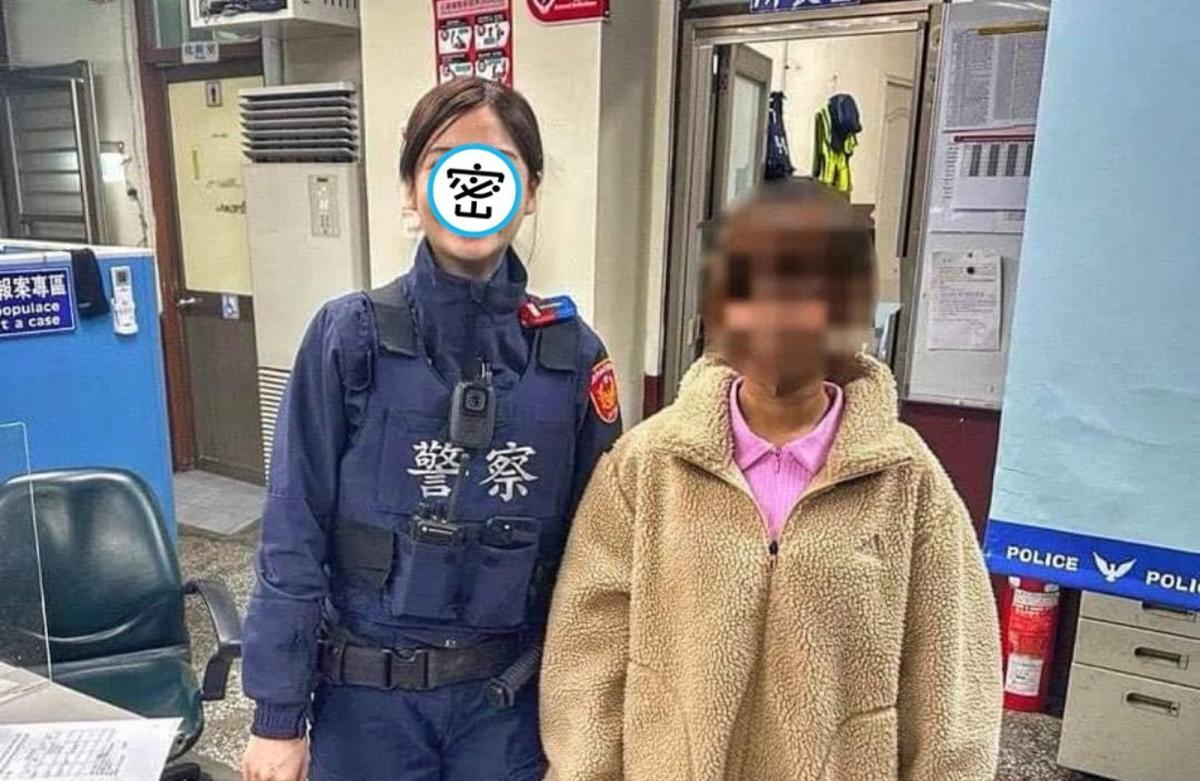 Mahasiswi Indonesia Kembali Menemukan Dompetnya yang Hilang, Netizen Malah Salah Fokus dengan Polwan Cantik di Sebelah