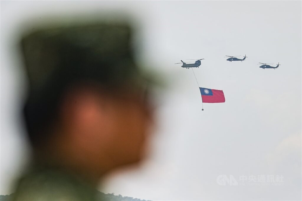 Latihan Gabungan Penuh Parade Bendera 20 Mei, 12 Helikopter Terbang dalam Formasi Mengesankan