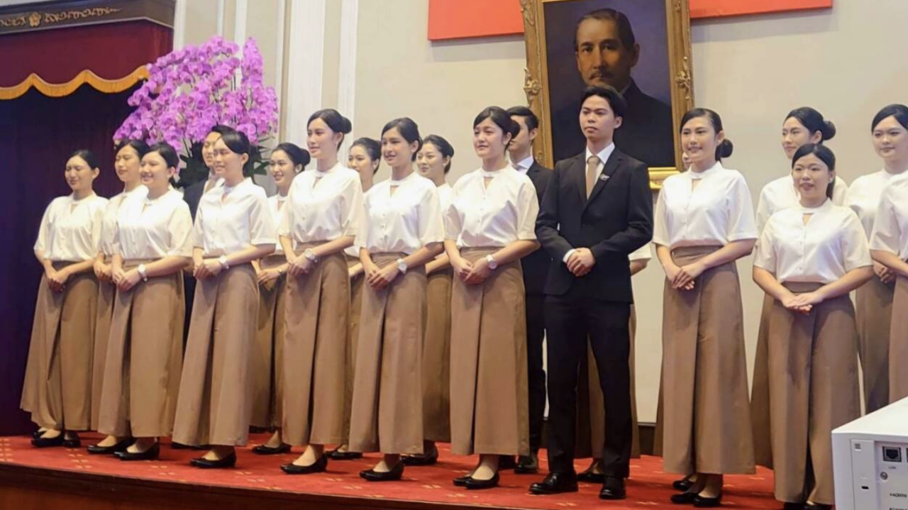 Terobosan Desain Busana Pramutamu Pelantikan Presiden 20 Mei : Tidak Takluk Otoriter, Bebas Bergerak