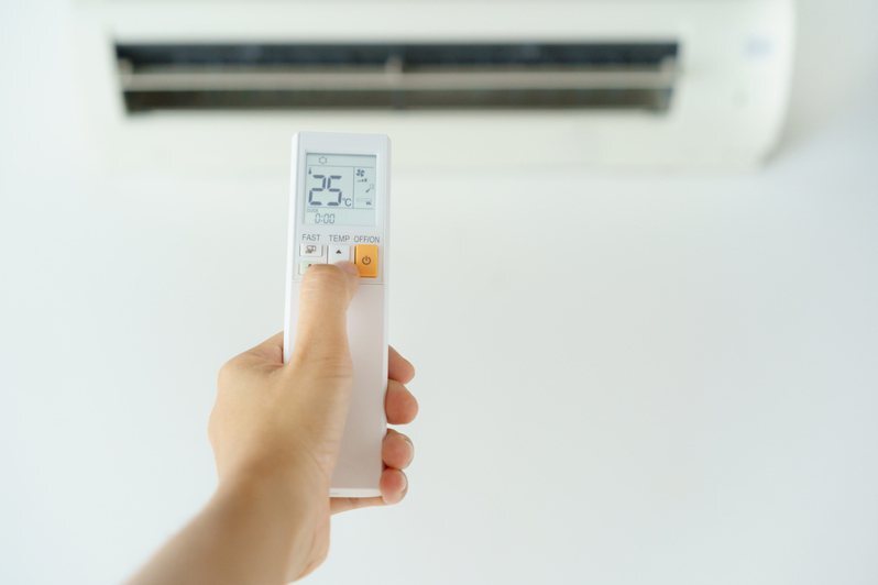 Demi Hemat Biaya Listrik, Pria Ini Tetap Tidak Buka AC Meski Suhu Dalam Ruangan 32C