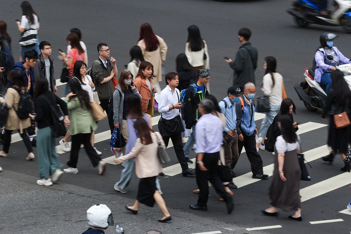 70% Pekerja Taiwan Bergaji di Bawah NT$50.000! DGBAS Ungkap 4 Sektor dengan Gaji Terendah