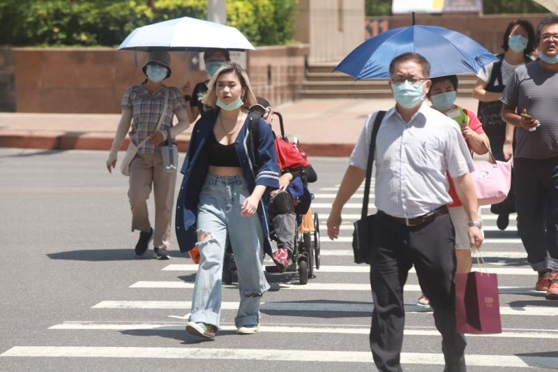 Pagi Hari Sudah Seperti Oven! Suhu Pagi Hari di Seluruh Taiwan Sudah di Atas 30C, Pakar Ungkap Penyebabnya: Panas Terperangkap Seperti di Dalam Tutup Panci