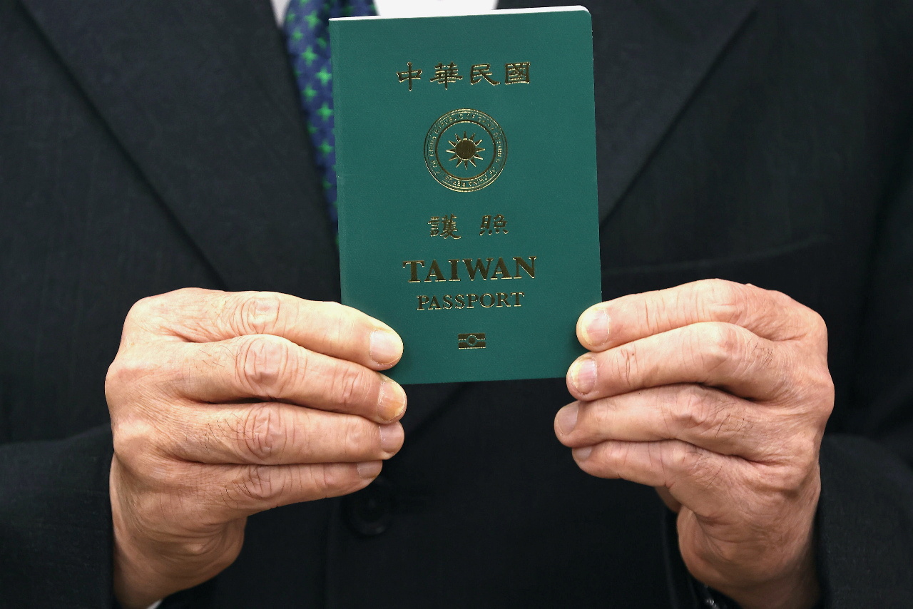 Peringkat Paspor Terkuat Dunia Telah Diumumkan! Singapura Meraih Juara, Taiwan di Peringkat ke-35 dengan 143 Negara Bebas Visa