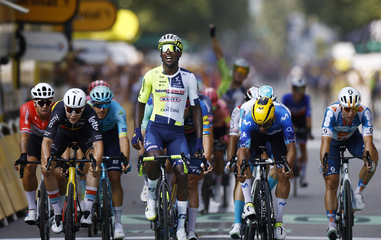 Biniam Girmay, Pembalap Kulit Hitam Afrika Pertama yang Memenangkan Tahap di Tour de France