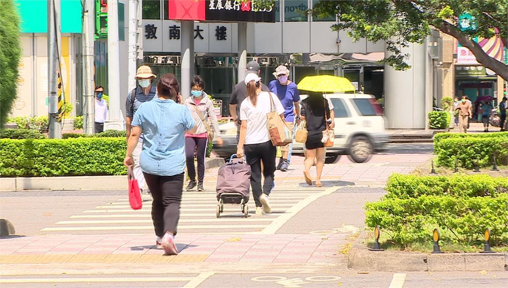 Belum Puncaknya! 13 Kabupaten/Kota di Taiwan Berstatus Waspada Suhu Tinggi, Pakar Perkirakan Suhu di Taipei akan Tembus 39C, Perhatikan Waktu di Bawah Ini