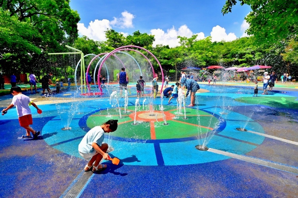 Jalan-jalan 180624 - Festival dan Wisata Permainan Air di Musim Panas Taiwan