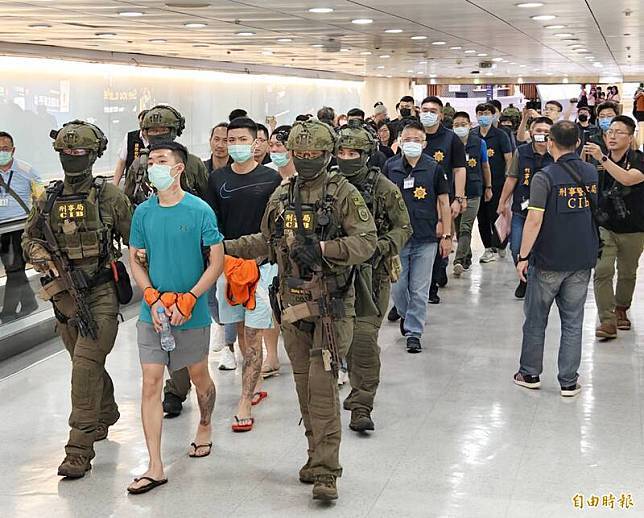 Pulang ke Taiwan! 102 Warga Negara Taiwan Dideportasi dari Indonesia, 11 di Antaranya Buronan Kepolisian