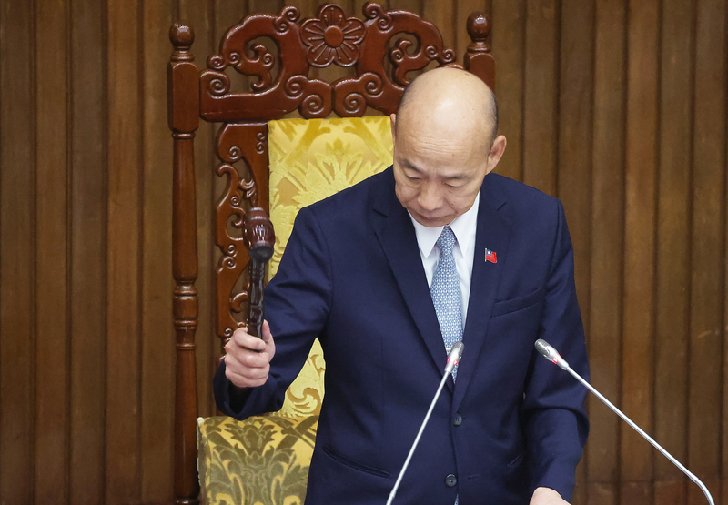 Yuan Legislatif Loloskan Perpanjangan Usia Pensiun Wajib Melalui Negosiasi Pekerja-Majikan