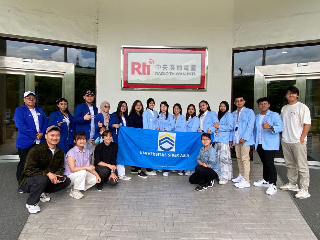 Kunjungan Mahasiswa Universitas Siber Asia ke Radio Taiwan Internasional, Menggali Pengetahuan dan Jalinan Persahabatan