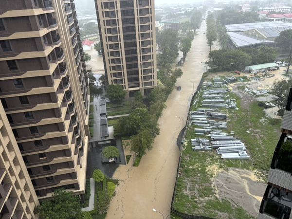 Kumpulan Foto-foto “Sebelum-Setelah” Banjir Kaohsiung Ini Bikin Melongo! Netizen Kagum: Kemampuan Drainase Kota Luar Biasa!