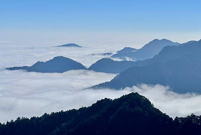 “Gunung Pelindung Taiwan” Membelokkan Taifun, CNN: Gaemi Dibuat Berkelok-kelok Seperti Bola Pingpong