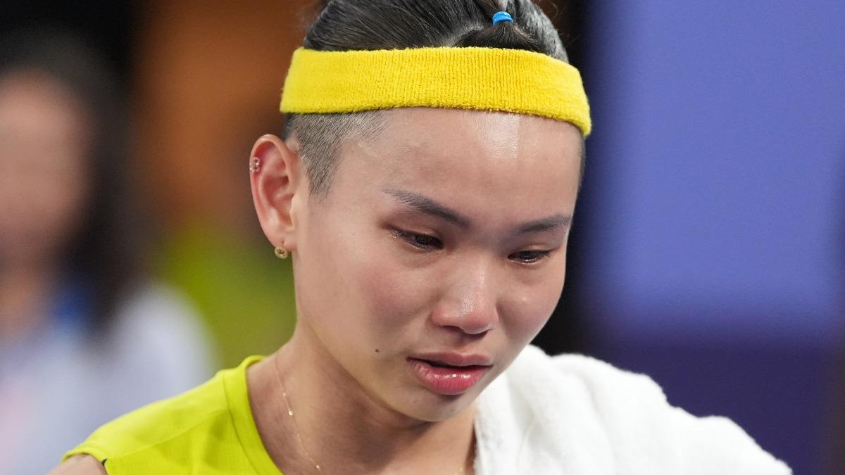 Olimpiade Paris / Tarian Terakhir di Panggung Olimpiade Berakhir! Bintang Bulu Tangkis Dunia Asal Taiwan Ini Meneteskan Air Mata: Saya Tahu Saya Tidak Bisa Melakukannya