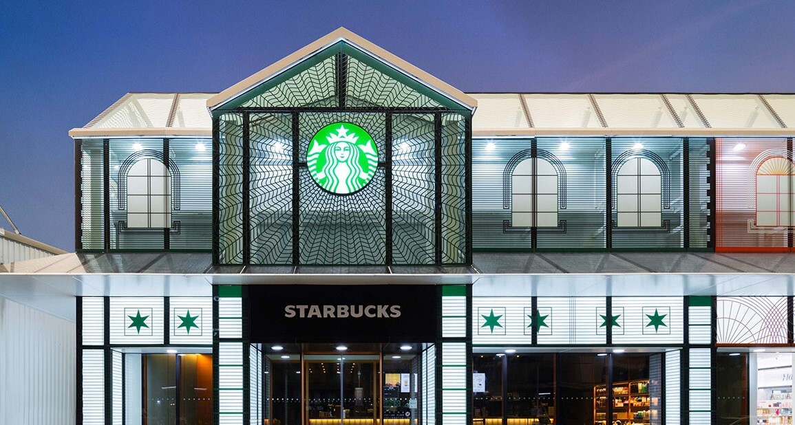 Jalan-jalan 060824: Starbucks Baru di Tainan, Semuanya Terbuat dari Kaca Lho!
