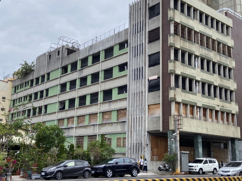 Dari Rumah Sakit Terbesar Menjadi 