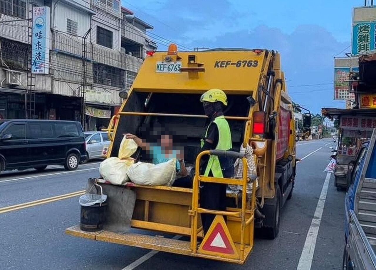 Tidak Terima Plastik Sampahnya Diperiksa, Manajer Minimarket di Taitung, “Melompat Masuk ke Bak Truk Sampah” dan Memicu Pertengkaran
