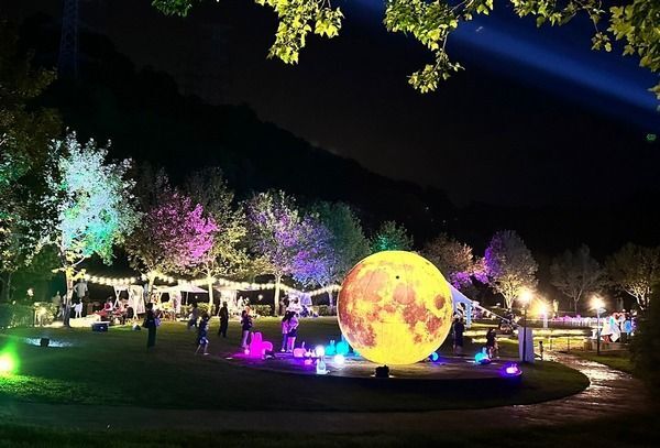 Festival Mid Autumn, Atraksi Tarian Air di Taman Cihu