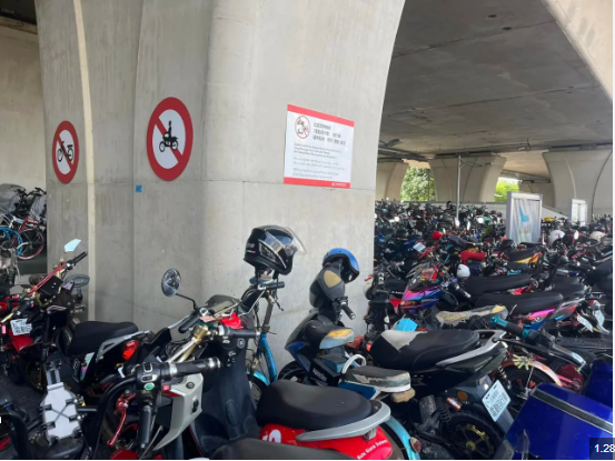 Beda Dulu Beda Sekarang! Stasiun Fengyuan Dipadati PMA, 6.200 Sepeda Motor dan Sepeda Motor Listrik di Stasiun Fengyuan Dibersihkan, Kini Trotoar Sudah Bersih dan Lebih Lapang, Warga Setempat