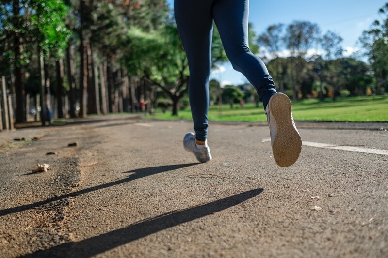 Bukan NIKE! “Merek Sepatu Ini” Menjadi Raja Sepatu untuk Semester Pertama Tahun 2024, Penjualan Meroket 600%!