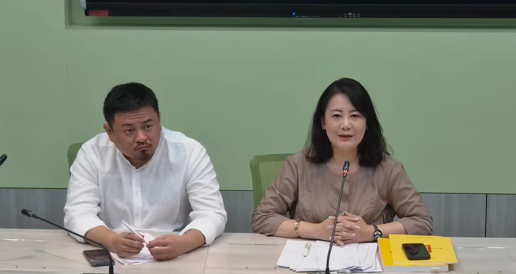 Pengembalian Rancangan Anggaran Belanja Pemerintah Pusat: Partai Berkuasa Berencana Memohon Interpretasi Konstitusional, Partai Oposisi Kritik Ada Standar Ganda
