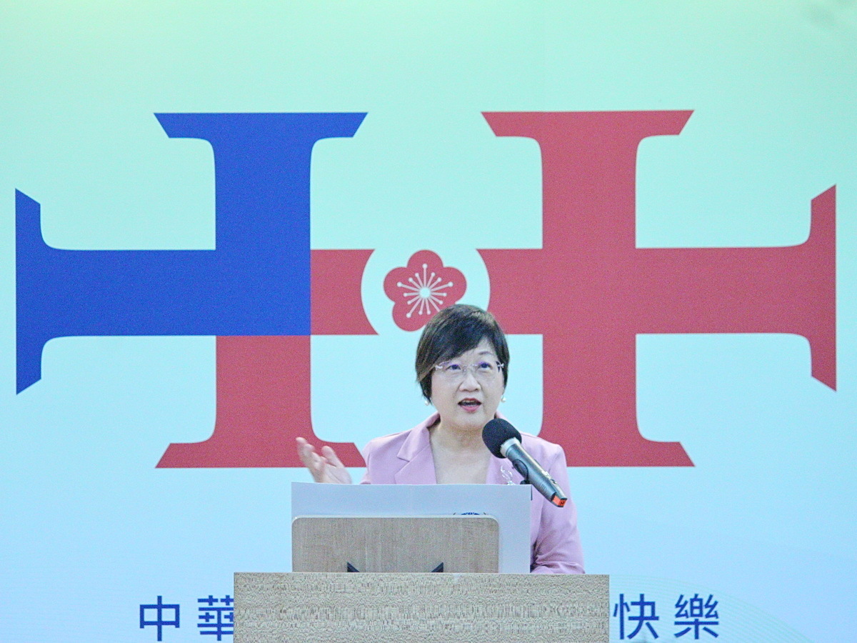 (Double Ten) Warga Tionghoa Perantauan dari Enam Benua Pulang ke Taiwan untuk Merayakan Hari Nasional, Yang Tertua Nenek Berusia 100 Tahun
