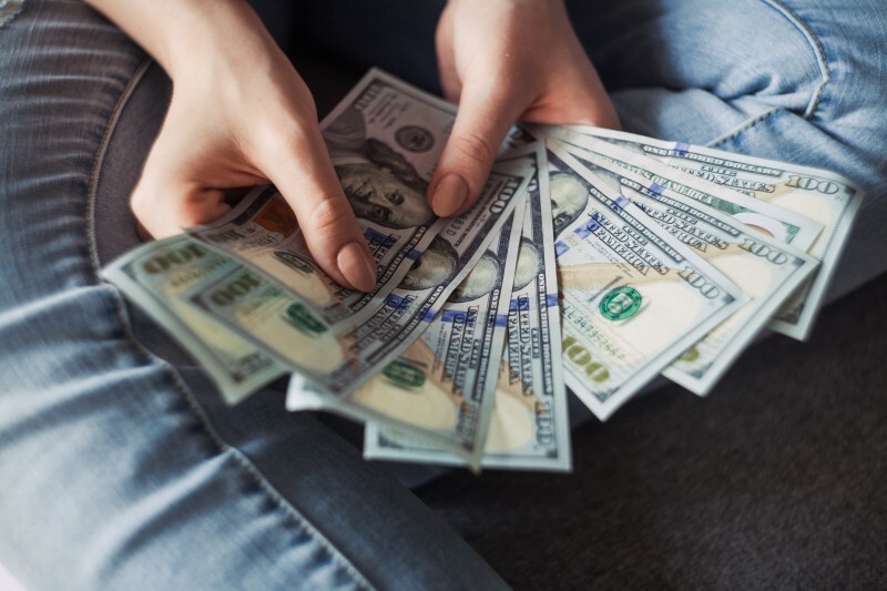 Uang Memang Bisa Beli Kebahagiaan? Ternyata Ada Penelitiannya! Temukan Jawabannya Disini