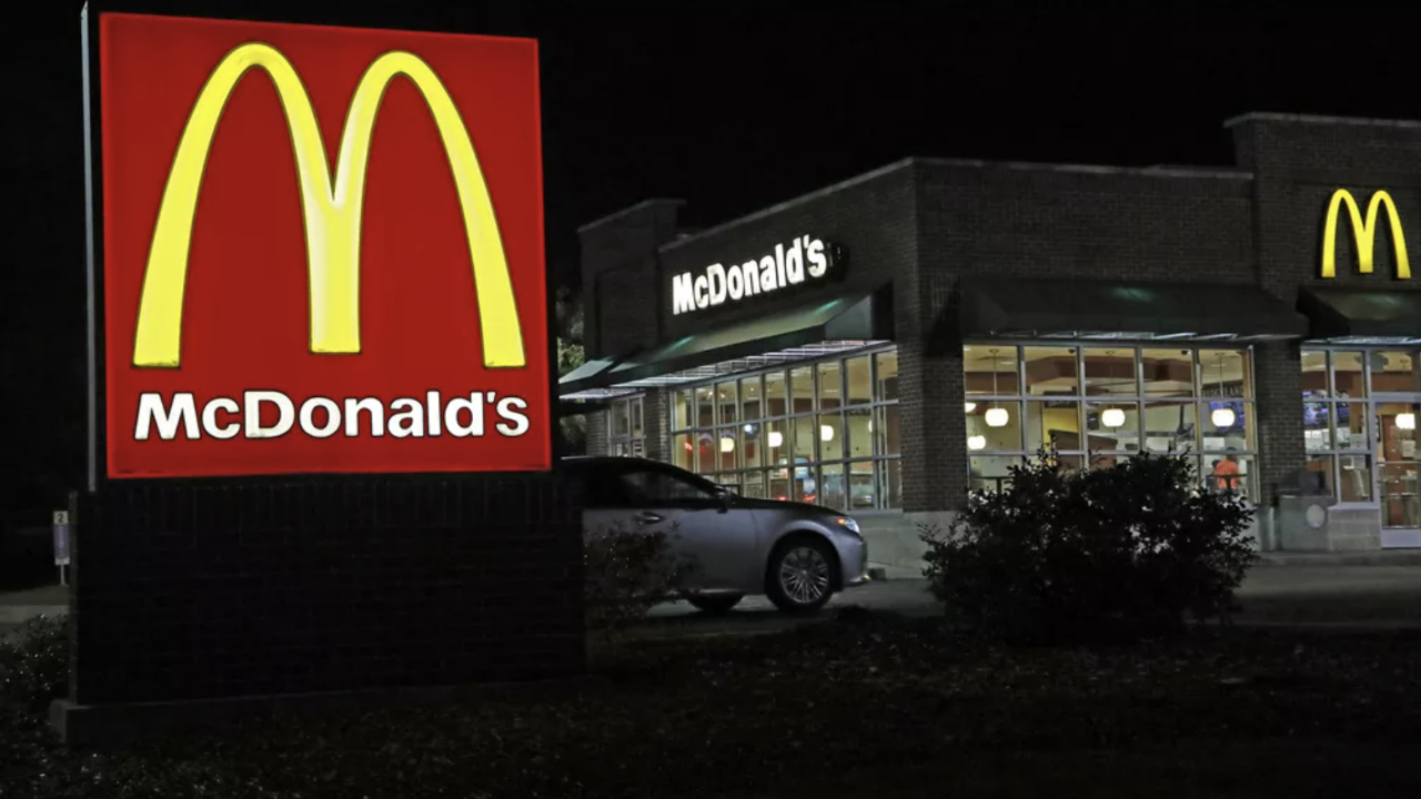 Keamanan Pangan McDonald's di AS Menyebabkan 1 Meninggal, 10 Dirawat di RS