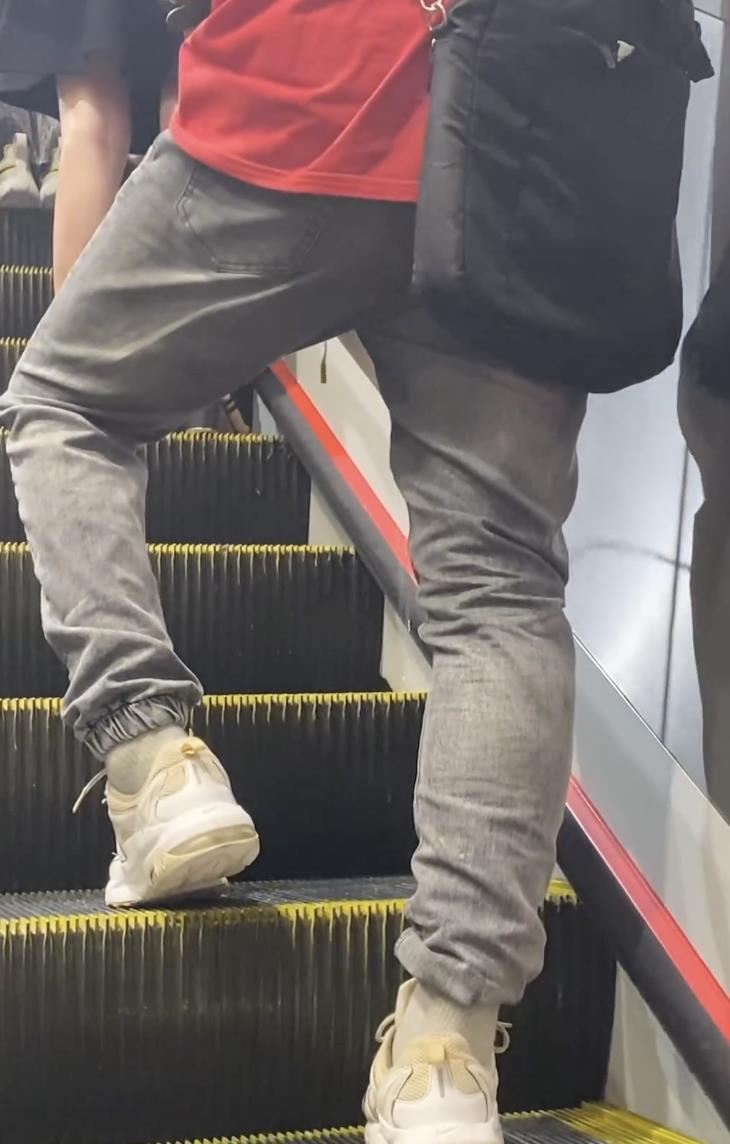 Pria Kencing di Eskalator MRT Taipei dan Terekam Kamera, MRT: Akan Kami Tindak dan Denda