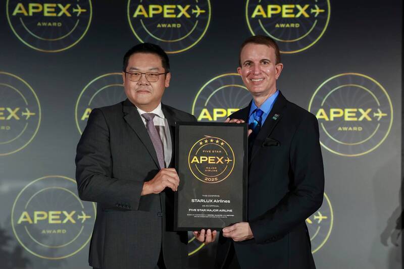 Starlux Airlines Raih Penghargaan Bintang Lima APEX, Layanan Premium Diakui Penumpang Internasional