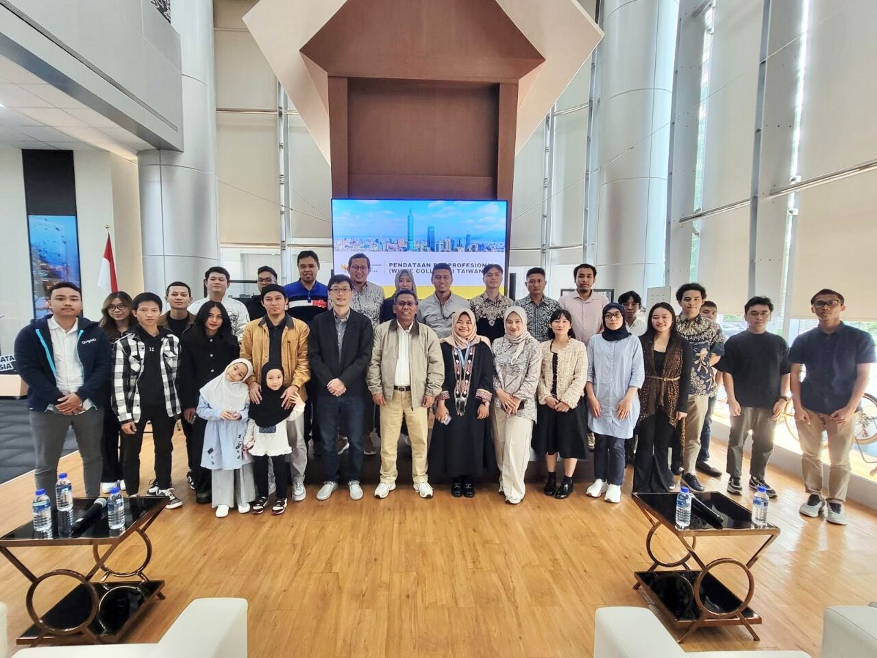 Optimalkan Perlindungan, KDEI Taipei Pelopori Pendataan Profesional di Taiwan