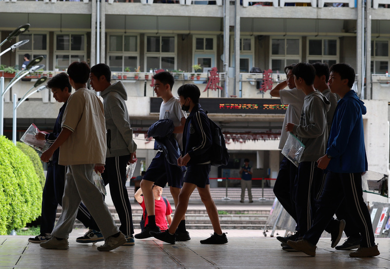 200 Sekolah SMA Mengurangi Jumlah Siswa per Kelas pada Tahun Ajaran 2025