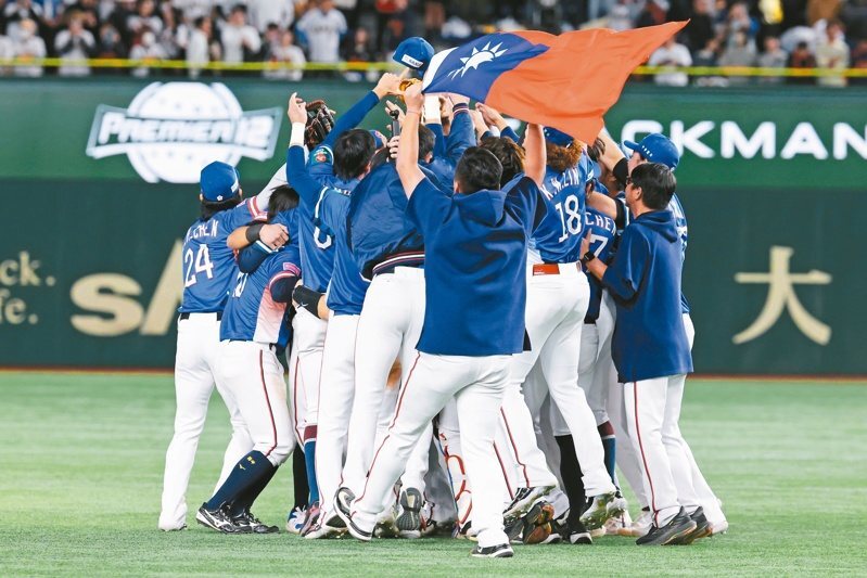 Cetak Sejarah! Taiwan Menang Juara Baseball Dunia! Terharu, Seorang Penumpang Traktir Minuman Segerbong Kereta Cepat THSR!